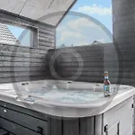 4 Bedroom Awesome In * Glesborg