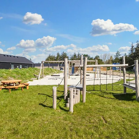 4 Bedroom Awesome In * Glesborg