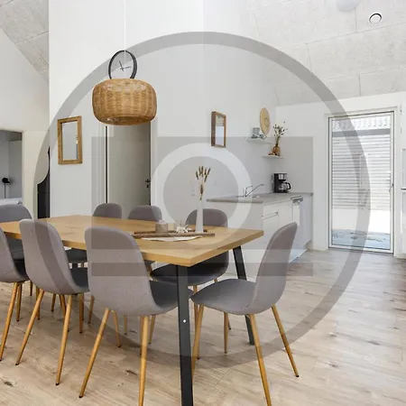 Prázdninový dům 4 Bedroom Awesome In Glesborg