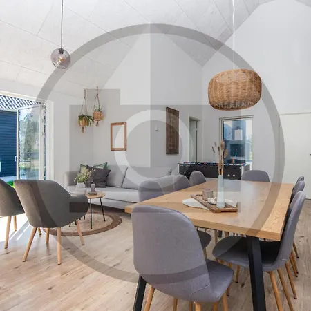 4 Bedroom Awesome In