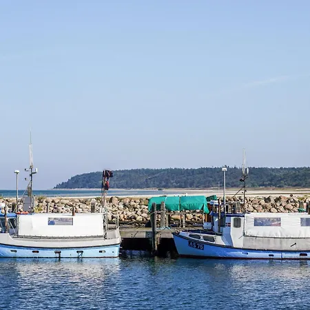 4 Bedroom Awesome In Σπίτι διακοπών Glesborg