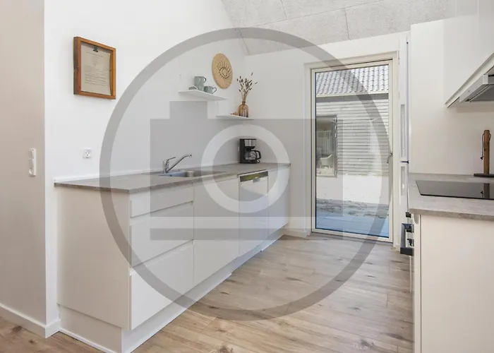 4 Bedroom Awesome In Σπίτι διακοπών *