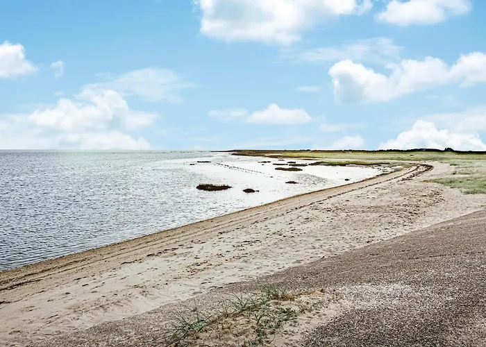 4 Bedroom Awesome In Σπίτι διακοπών *