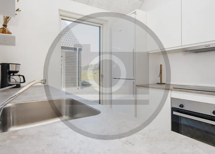 4 Bedroom Awesome In *