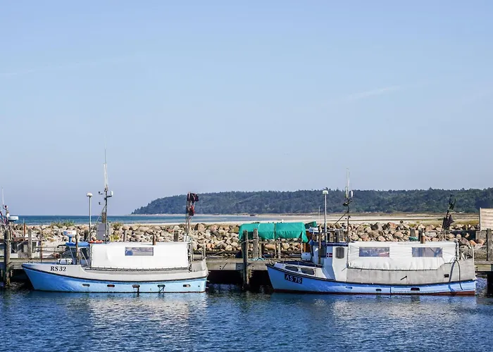 4 Bedroom Awesome In Σπίτι διακοπών Glesborg